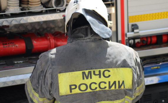 Девять гаражей охвачены огнем в Москве