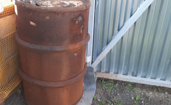 Дешевле профлиста, красивее сетки: как за выходные сделать глухой забор без строителей Дешевле профлиста, красивее сетки: как за выходные сделать глухой забор без строителей