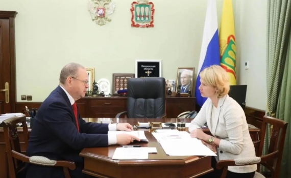 Мельниченко проинформировал Лут о динамичном ходе уборочной кампании Мельниченко проинформировал Лут о динамичном ходе уборочной кампании